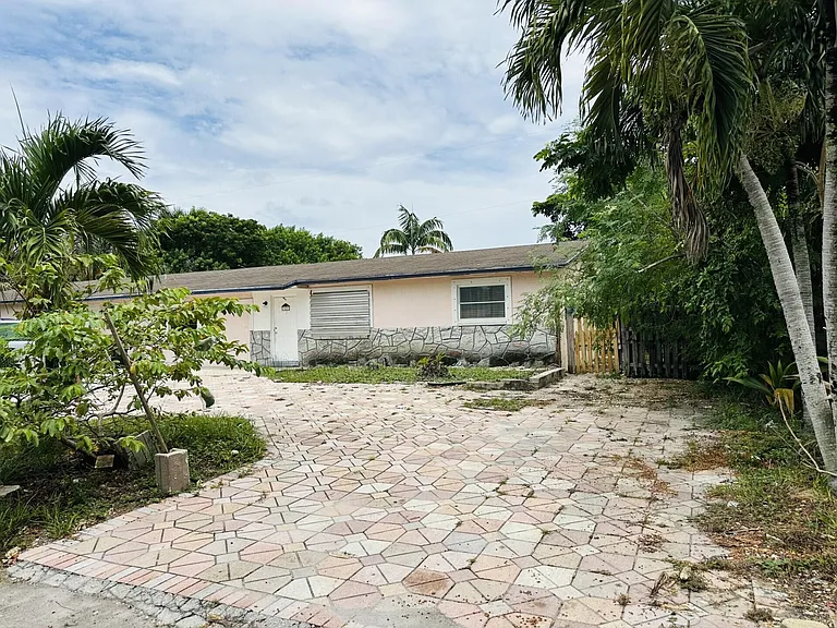 3893 Allison Ct — Photo 6