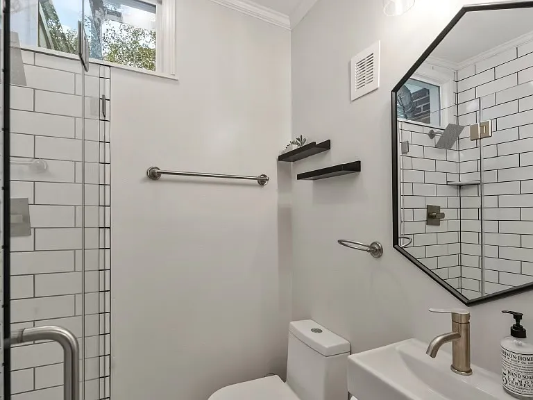 4003 Devine St #2 — Photo 5
