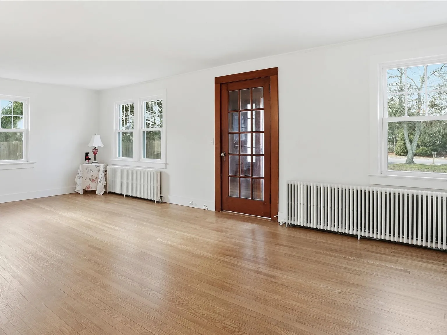 3 bed, 2200 sqft, $5,250 — Photo 3