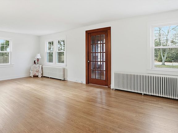 3rd image of 12 Summit Blvd