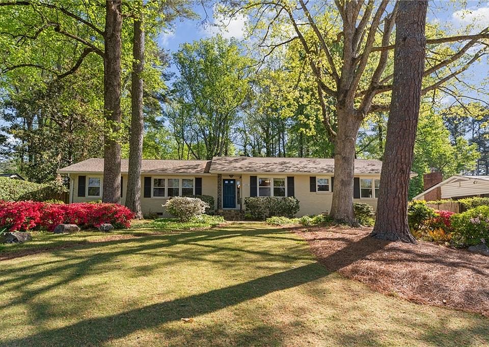 1st image of 2562 Circlewood Rd