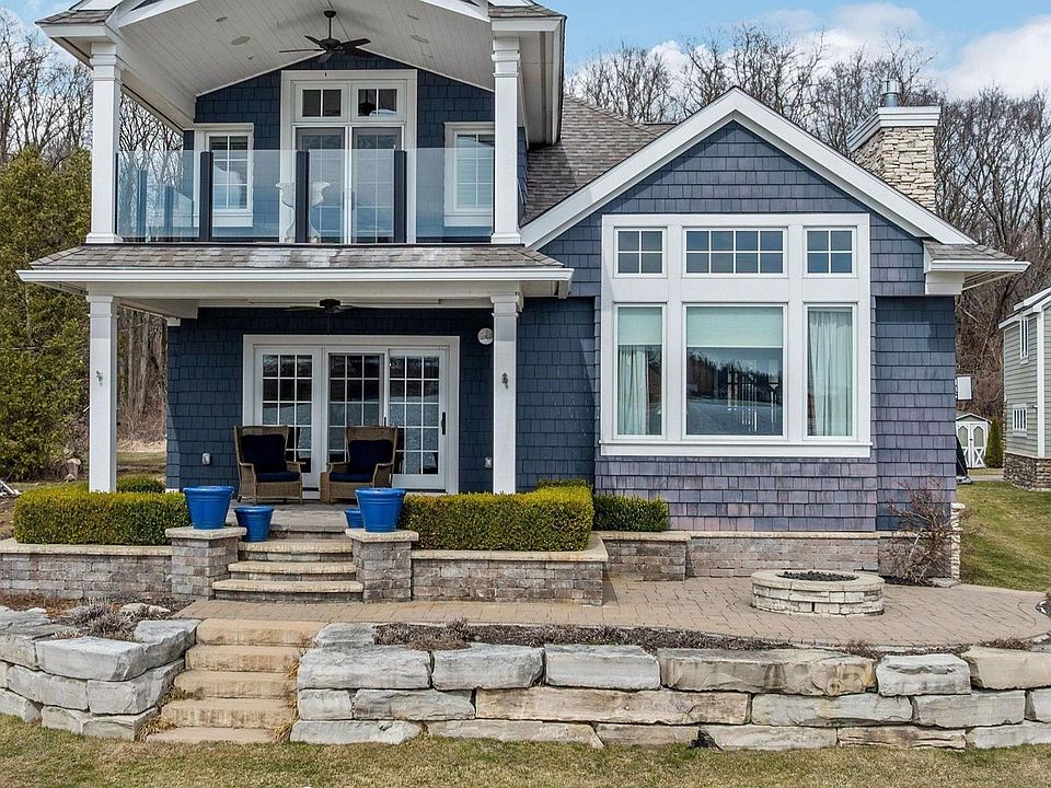 1st image of 10667 Castlewood Dr