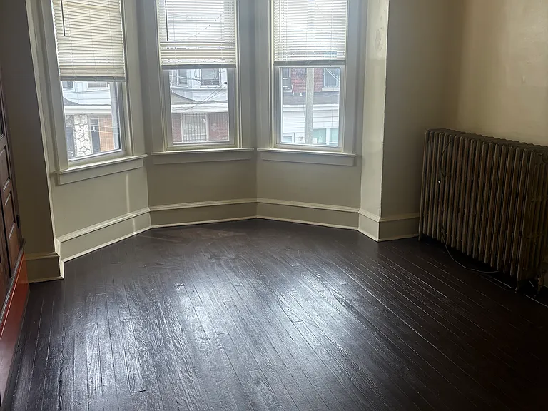 1139 Whitman Ave — Photo 9