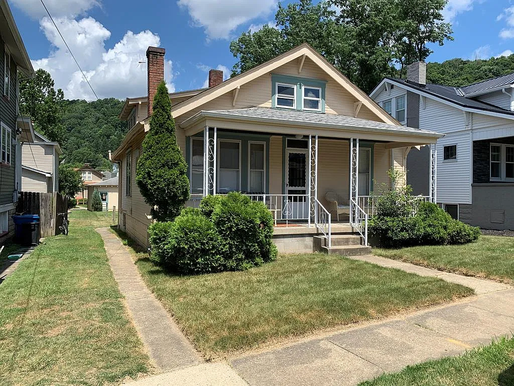 158 S Park St photo 1