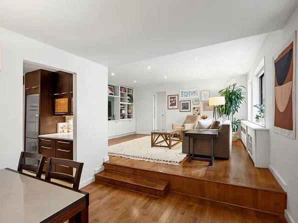 85 8th Ave APT 4T, New York, NY 10011