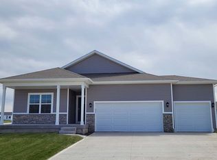 2713 Spring Ct SE, Altoona, IA 50009