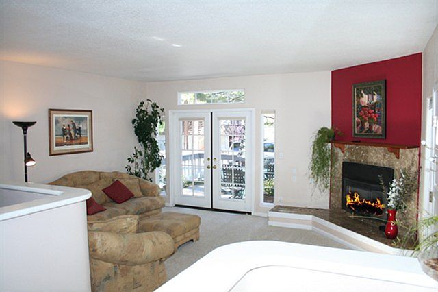1st image of 949 Harold Dr