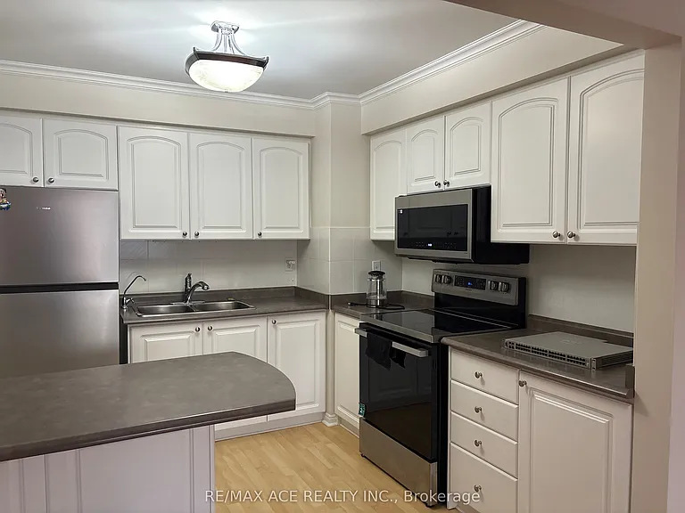26 Moss Blvd #37 — Photo 4