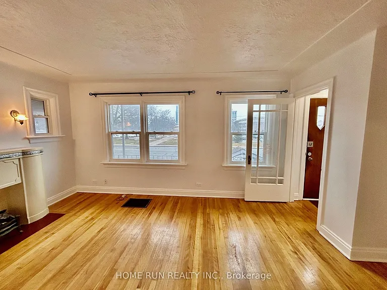 704 Brookfield Rd S — Photo 5
