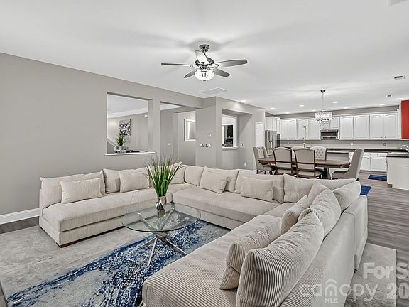 5th image of 210 Lylic Woods Dr