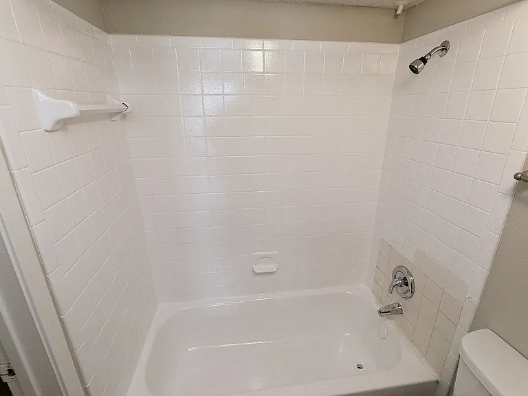 City Crest Apartments — Photo 148