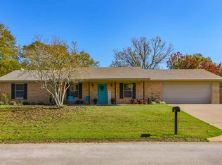 906 Redbud Dr, White Oak, TX 75693