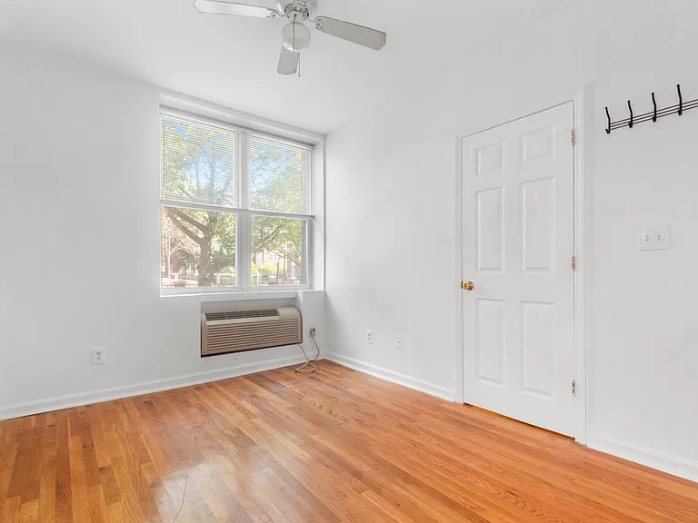 734 Adams St #1B — Photo 16
