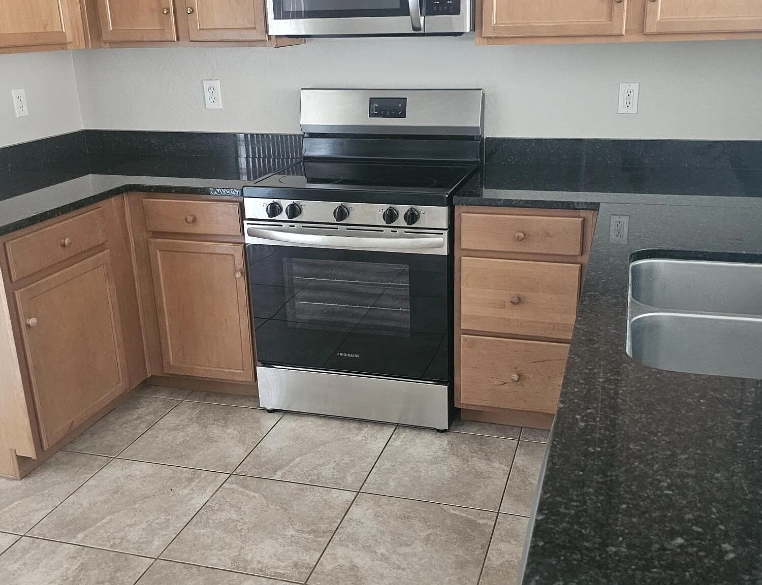 3 bed, 2.0 bath, 1283 sqft, $1,650 — Photo 4