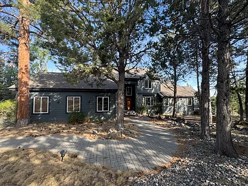 1016 NW Foxwood Photo 1
