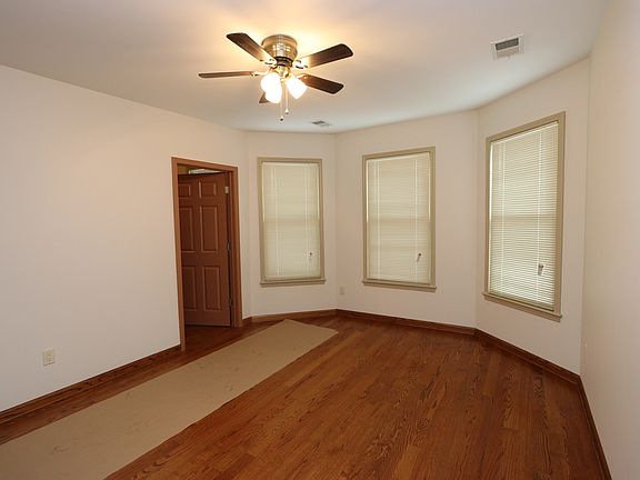 2nd image of 2040 N Laramie Ave APT 2