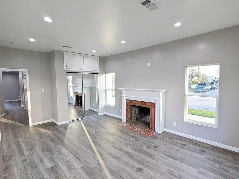 1835 W Colegrove Ave — Photo 6