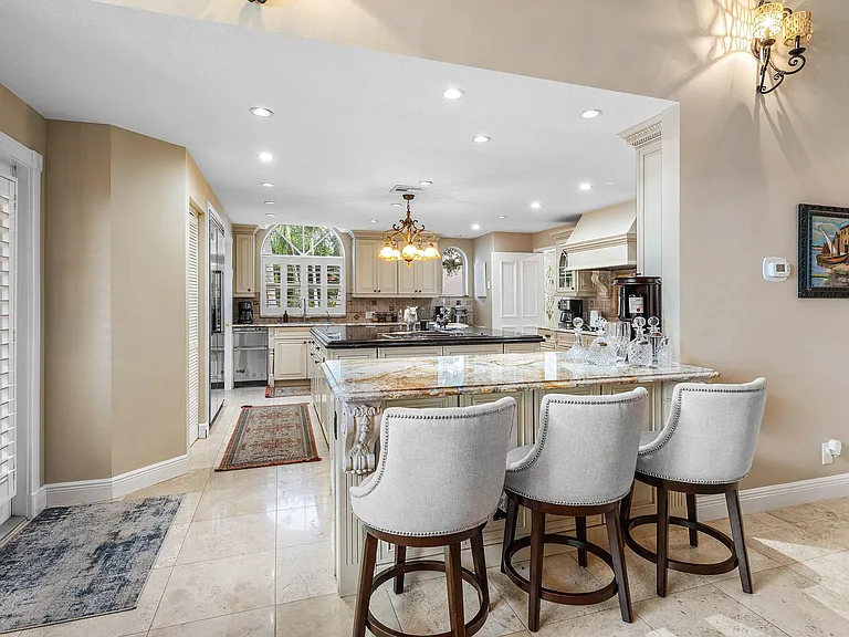 2 Firestone Cir — Photo 10
