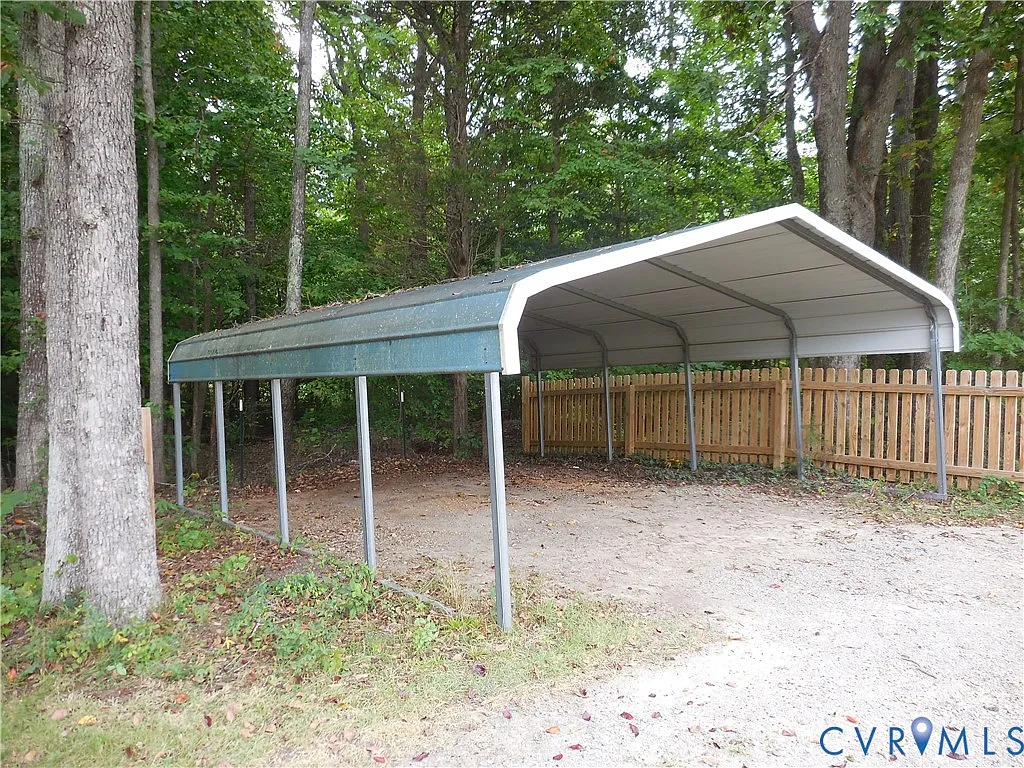 3 bed, 2.0 bath, 1256 sqft, $1,700 — Photo 4