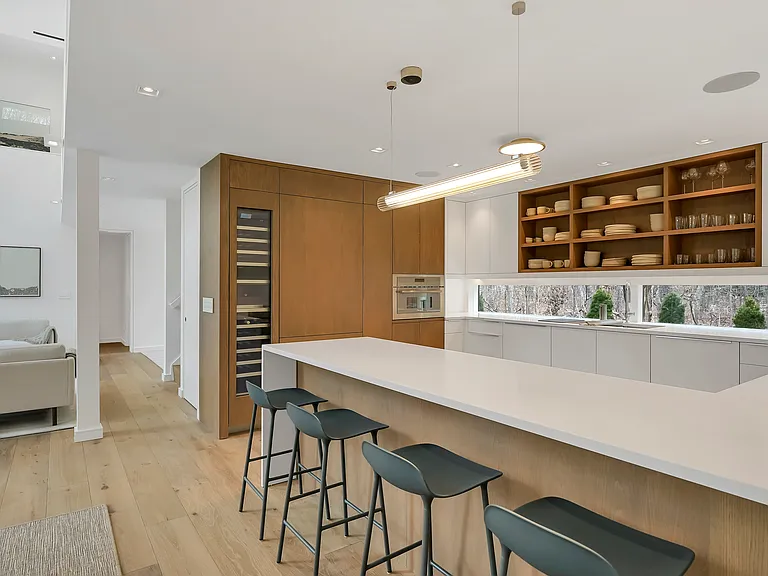33 Hedges Banks Dr — Photo 5