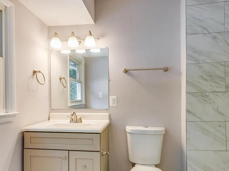 Laurel Dr — Photo 3