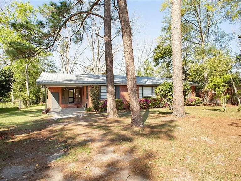 1329 Gorman Rd — Photo 3