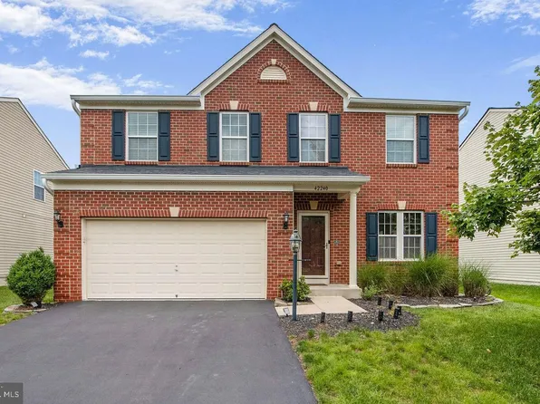 42240 Palm Cove Ct, Chantilly, VA 20152