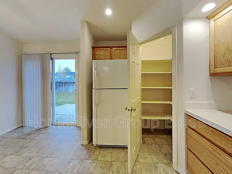1904 W Havenwood Ave — Photo 6