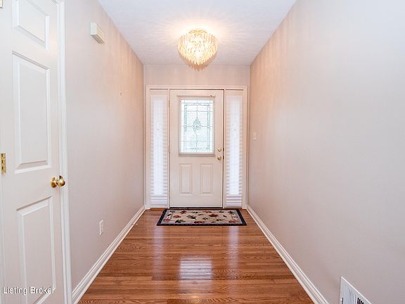 3rd image of 158 Biliken Ct