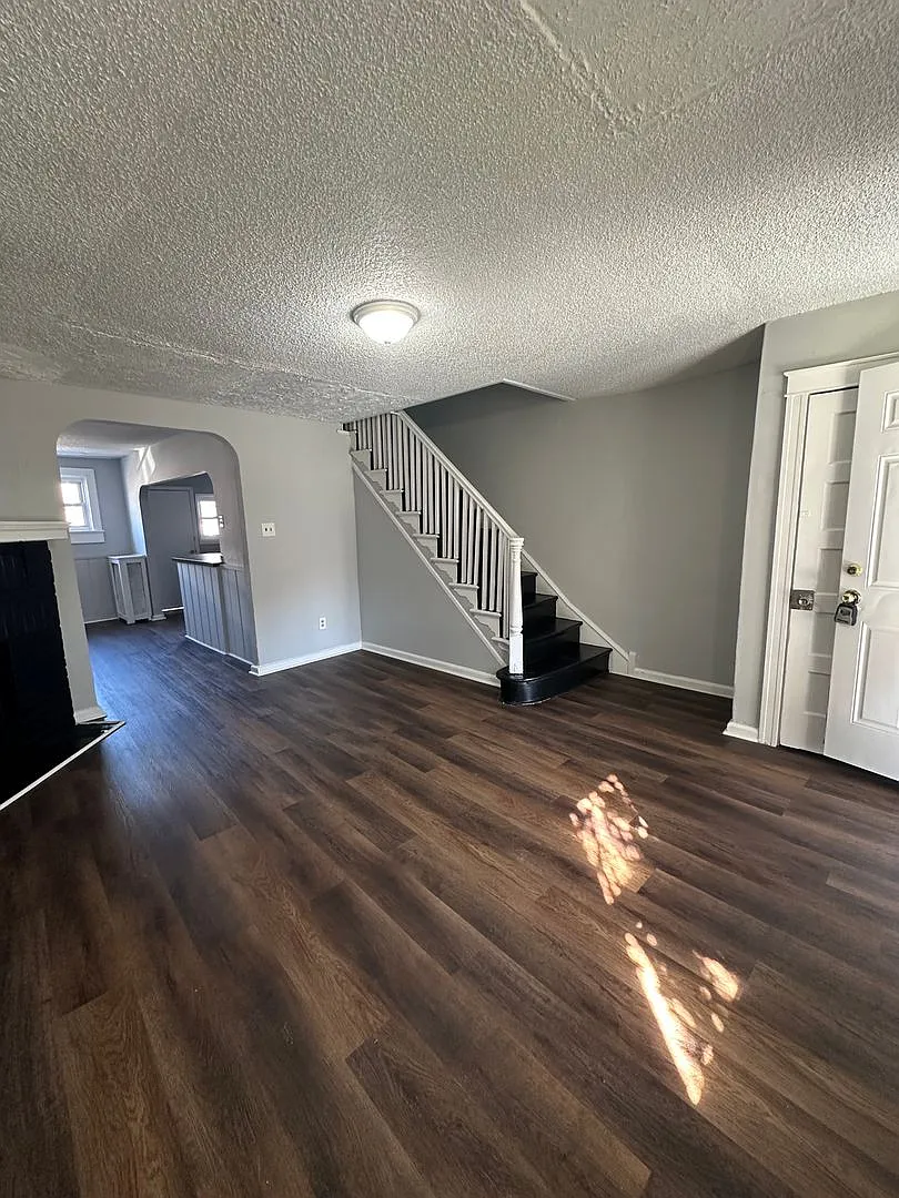 3 Bed/ 1 Bath ready for rent! — Photo 3
