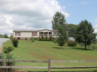 562 Old Stage Rd, Dandridge, TN 37725