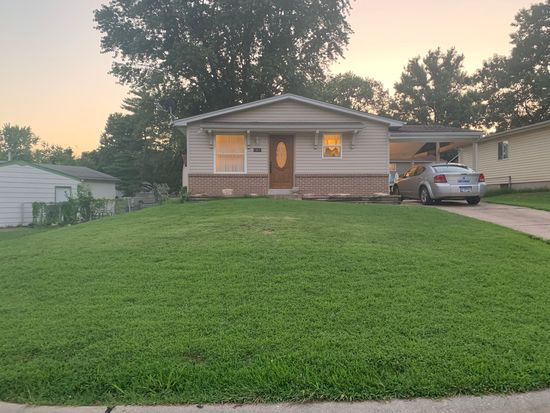 1407 Ramona Ln, Saint Charles, MO 63304