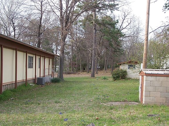 4th image of 8 Charles Dr
