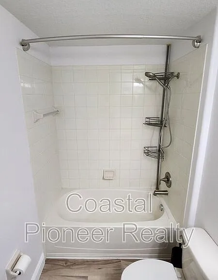 11404 Holmbridge Ln — Photo 14