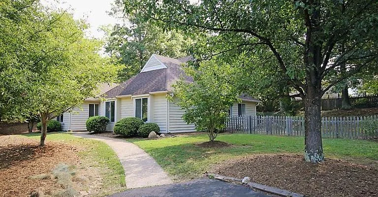 439 Hidden Ridge Rd — Photo 1
