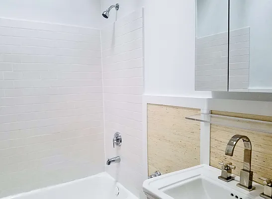 Rented by Julianna Realty Corp | media 14