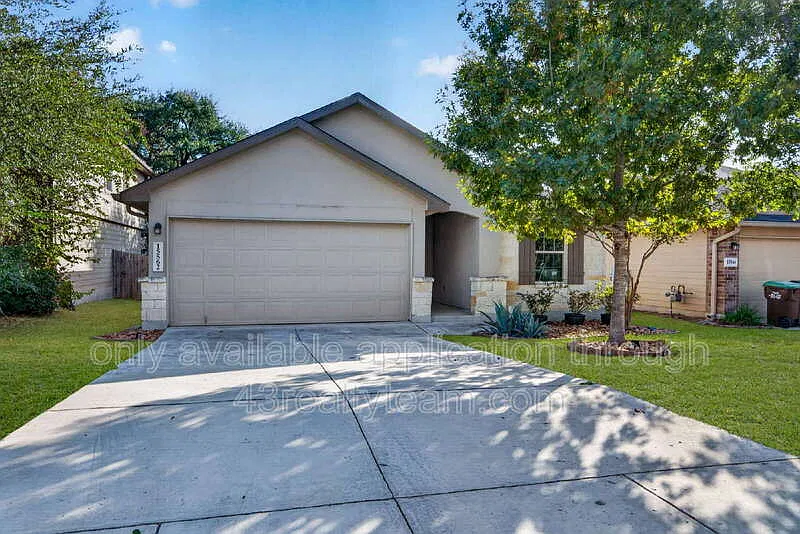 3 bed, 2.0 bath, 1436 sqft, $1,745 — Photo 2