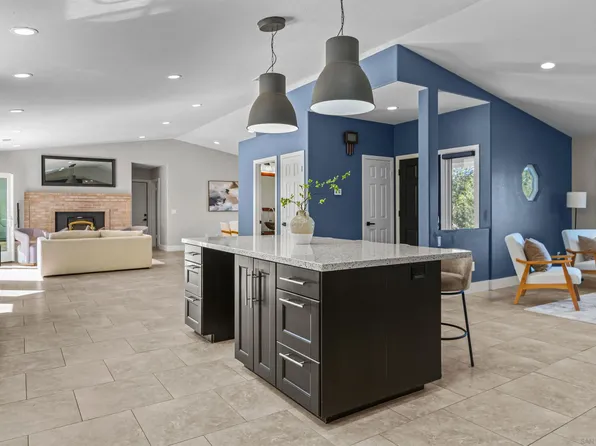 2495 Marianne Ln, Fallbrook, CA 92028