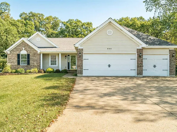 644 Green Tree Meadows Dr, Lake Saint Louis, MO 63367