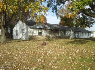 406 W Lottie St, Sesser, IL 62884