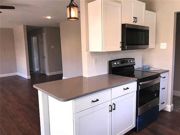 2nd image of 1031 Kings Manor Dr