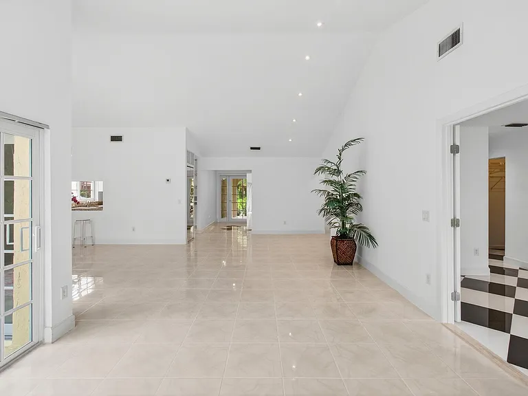 6105 Via Laguna Ln — Photo 40