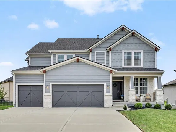 5837 Belmont Dr, Shawnee, KS 66226
