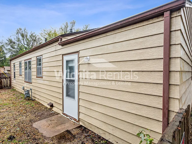 2920 W Taft St — Photo 13