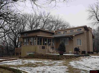 36099 Scandia Woods Dr, Saint Peter, MN 56082