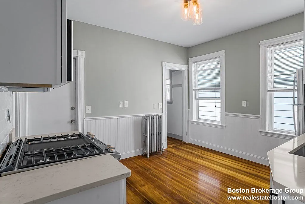 Building Photo - 37 Harbor View St #3