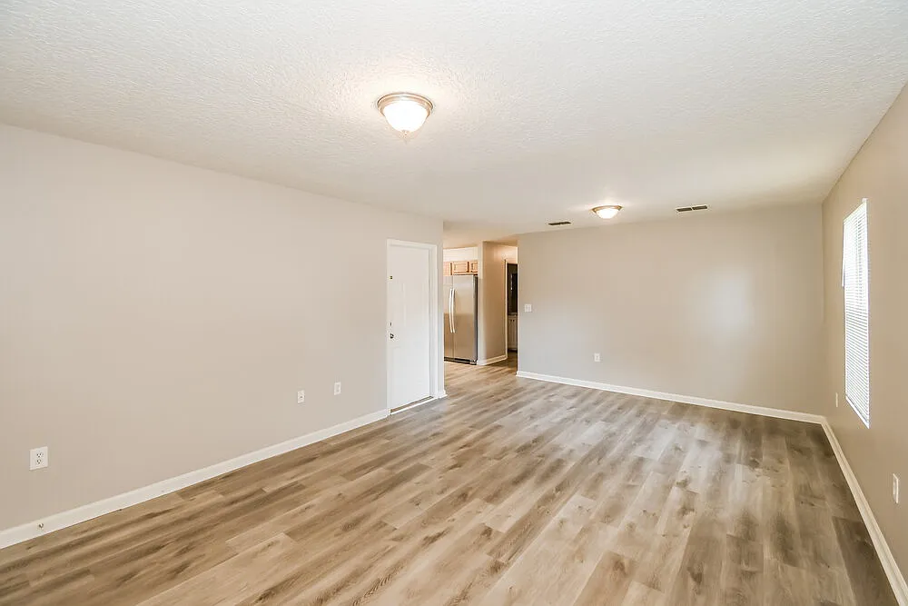 3 bed, 2.0 bath, 1167 sqft, $2,190 — Photo 4