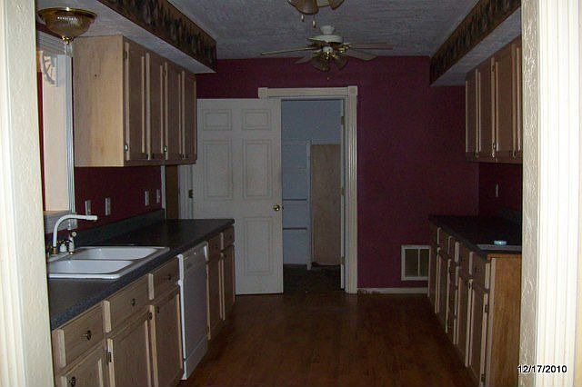 2nd image of 3780 Deer Rd