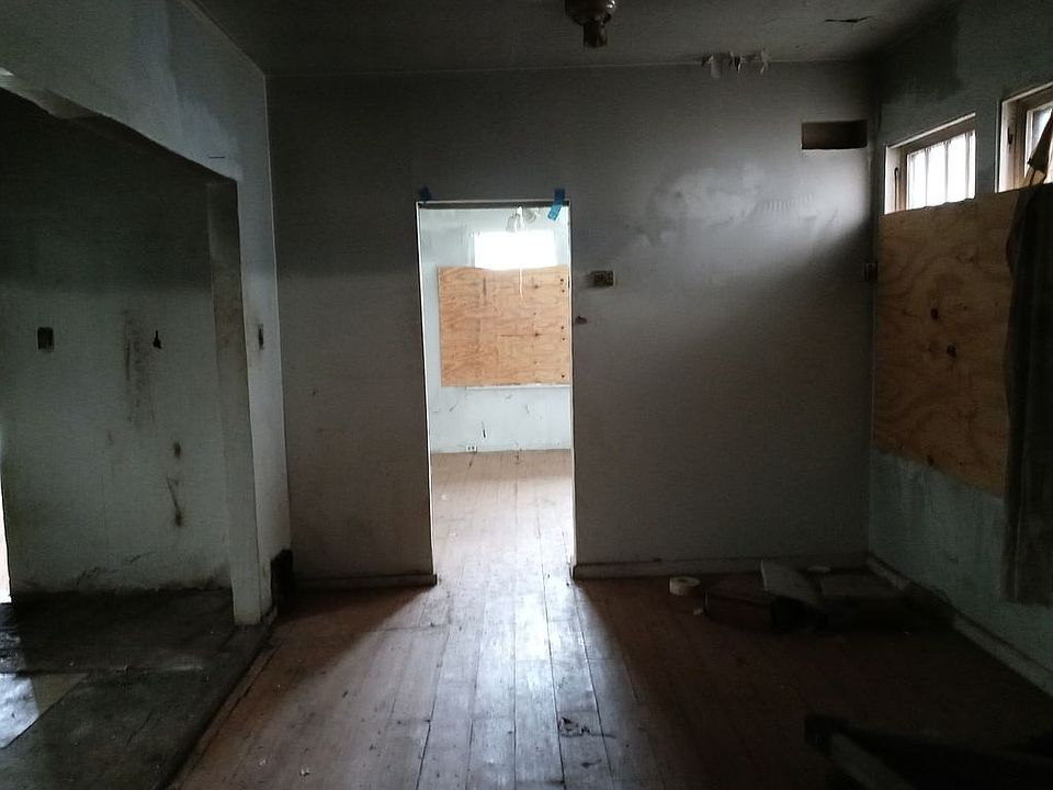 1st image of 4420 Marcus Ave