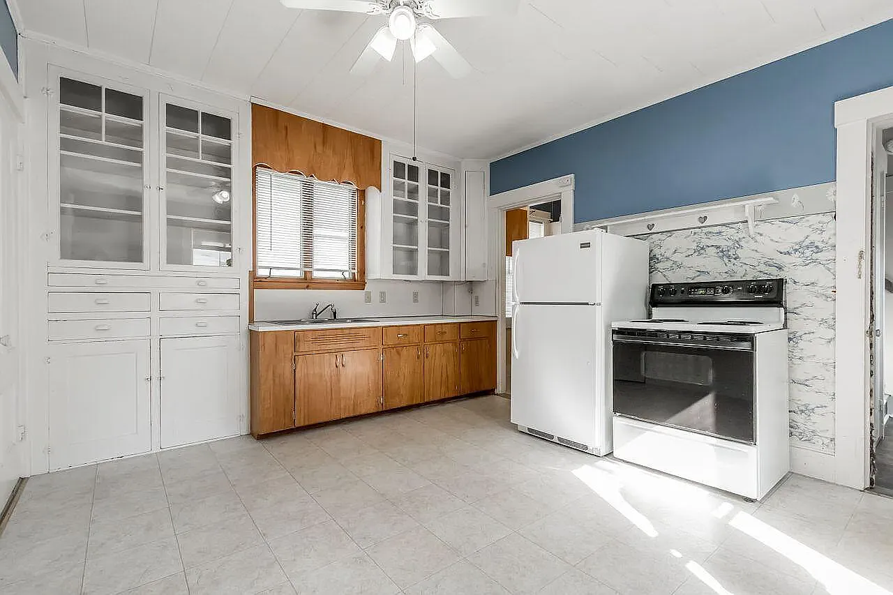 2 bed, 1450 sqft, $2,200 — Photo 1